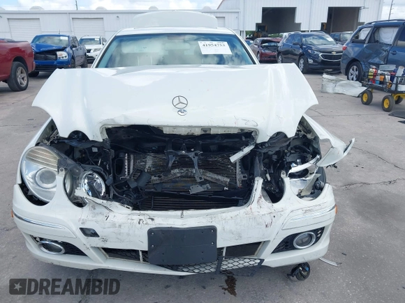 2009 Mercedes-Benz E-Class Luxury 3.5L with VIN WDBUF56X19B437197, listed as a IAAI auction lot 41954753 with 138,056 mi miles. Bid and sale history available at carsss.com. Image 13.