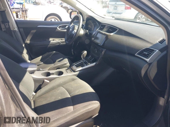 2019 Nissan Sentra S z VIN 3N1AB7AP9KY352430, wystawiony jako IAAI lot #42018960 z przebiegiem 77 266 mil mil oraz . Historia ofert i sprzedaży dostępna na DreamBid. Obrazek 5.