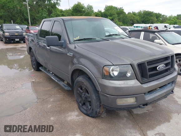 2004 Ford F-150 XLT with VIN 1FTPW14524KB02788, listed as a IAAI auction lot 42112101 with 225,105 mi miles. Bid and sale history available at carsss.com. Image 1.