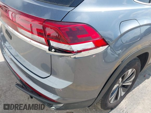 2024 Volkswagen Atlas SE with VIN 1V2DE2CA9RC250981, listed as a IAAI auction lot 41487466 with 10,021 mi miles and . Bid and sale history available at DreamBid. Image 6.