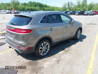 2017 Lincoln MKC Select with VIN 5LMCJ2D9XHUL46424, listed as a IAAI auction lot 42363939 with Not provided miles and . Bid and sale history available at DreamBid. Image 4.