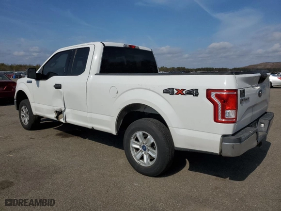 2015 Ford F-150 XLT with VIN 1FTFX1EF4FFA42279, listed as a Copart auction lot 46900705 with 180,004 mi miles and Salvage Title. Bid and sale history available at carsss.com. Image 2.