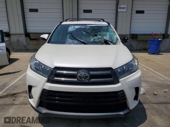 2018 Toyota Highlander SE with VIN 5TDJZRFH9JS559055, listed as a Copart auction lot 60197655 with 114,752 mi miles and Salvage title. Bid and sale history available at DreamBid. Image 5.