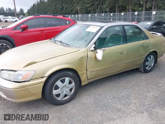 2001 Toyota Camry CE with VIN 4T1BG22K91U016864, listed as a IAAI auction lot 42068573 with 251,307 mi miles. Bid and sale history available at carsss.com. Image 6.