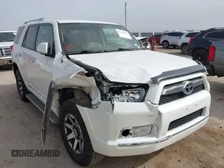 2010 Toyota 4Runner SR5 z VIN JTEZU5JR8A5010331, wystawiony jako IAAI lot #41749528 z przebiegiem 224 339 mil mil oraz . Historia ofert i sprzedaży dostępna na DreamBid. Obrazek 1.