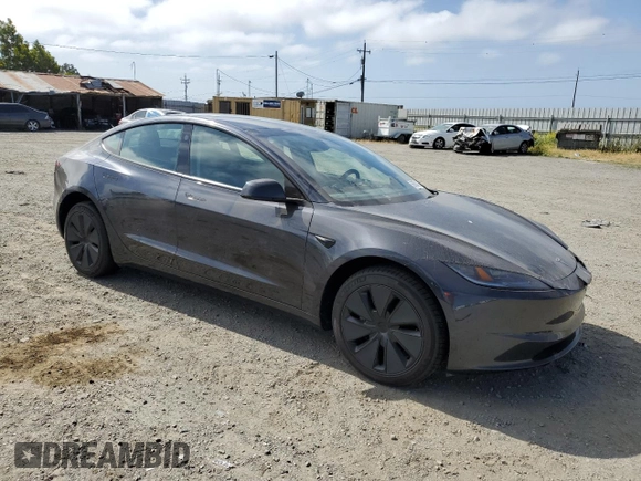 2025 Tesla Model 3 Long Range z VIN 5YJ3E1EA2SF988697, wystawiony jako Copart lot #56584815 z przebiegiem 4 664 mil mil oraz Szkoda całkowita • Salvage title. Historia ofert i sprzedaży dostępna na DreamBid. Obrazek 4.