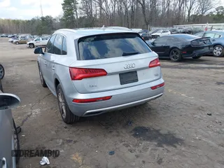 2018 Audi Q5 Premium Plus z VIN WA1BNAFY5J2153910, wystawiony jako IAAI lot #41790666 z przebiegiem 87 376 mil mil oraz . Historia ofert i sprzedaży dostępna na DreamBid. Obrazek 3.