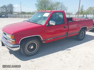 1994 Chevrolet C/K 2500 with VIN 1GCFC24KXRE116072, listed as a IAAI auction lot 42109439 with 212,142 mi miles. Bid and sale history available at carsss.com. Image 2.