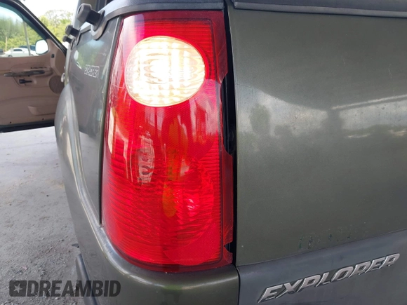 2002 Ford Explorer Sport Trac Value with VIN 1FMZU67E42UD06366, listed as a IAAI auction lot 42557071 with 228,526 mi miles and . Bid and sale history available at DreamBid. Image 6.