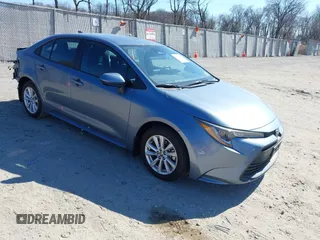 2025 Toyota Corolla LE z VIN 5YFB4MDEXSP241048, wystawiony jako IAAI lot #41710245 z przebiegiem 4 195 mil mil oraz . Historia ofert i sprzedaży dostępna na DreamBid. Obrazek 1.