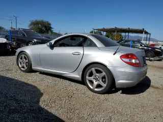 2006 Mercedes-Benz SLK 350 with VIN WDBWK56F96F113561, listed as a Copart auction lot 63230525 with 180,838 mi miles and Clean title. Bid and sale history available at DreamBid. Image 2.