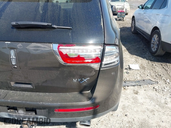 2011 Lincoln MKX with VIN 2LMDJ6JK1BBJ11840, listed as a IAAI auction lot 41769107 with 202,313 mi miles. Bid and sale history available at carsss.com. Image 6.