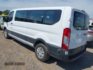 2024 Ford Transit Passenger XL z VIN 1FBAX2Y86RKA08969, wystawiony jako IAAI lot #42265593 z przebiegiem 27 690 mil mil oraz . Historia ofert i sprzedaży dostępna na DreamBid. Obrazek 3.