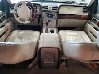 2003 Lincoln Navigator Luxury z VIN 5LMFU28RX3LJ26844, wystawiony jako Copart lot #56039125 z przebiegiem 134 224 mil mil oraz Nie do naprawy • Non repairable. Historia ofert i sprzedaży dostępna na DreamBid. Obrazek 8.