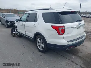 2019 Ford Explorer XLT with VIN 1FM5K7DHXKGB34352, listed as a IAAI auction lot 41412912 with 128,675 mi miles. Bid and sale history available at carsss.com. Image 3.