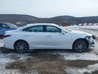 2022 Lexus ES 300h with VIN 58ADA1C17NU025202, listed as a IAAI auction lot 41370590 with 15,105 mi miles and . Bid and sale history available at DreamBid. Image 14.