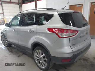 2016 Ford Escape SE with VIN 1FMCU0GX6GUB91605, listed as a IAAI auction lot 41640981 with 130,517 mi miles. Bid and sale history available at carsss.com. Image 3.
