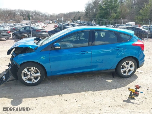 2013 Ford Focus SE with VIN 1FADP3K29DL283330, listed as a IAAI auction lot 42028093 with 101,391 mi miles. Bid and sale history available at carsss.com. Image 14.