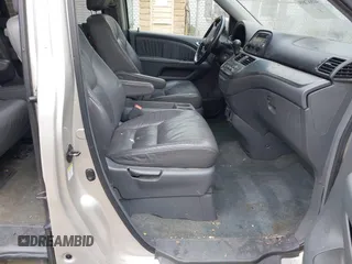 2006 Honda Odyssey EX-L with VIN 5FNRL38656B401515, listed as a IAAI auction lot 40887899 with 241,327 mi miles. Bid and sale history available at carsss.com. Image 5.