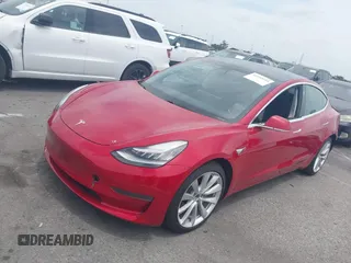 2020 Tesla Model 3 Standard Range Plus z VIN 5YJ3E1EA7LF806266, wystawiony jako IAAI lot #42242694 z przebiegiem 42 044 mil mil oraz . Historia ofert i sprzedaży dostępna na DreamBid. Obrazek 20.