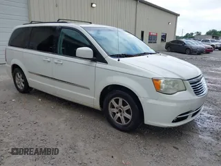 2011 Chrysler Town & Country Touring z VIN 2A4RR5DG1BR658091, wystawiony jako IAAI lot #42304238 z przebiegiem 227 754 mil mil oraz . Historia ofert i sprzedaży dostępna na DreamBid. Obrazek 1.
