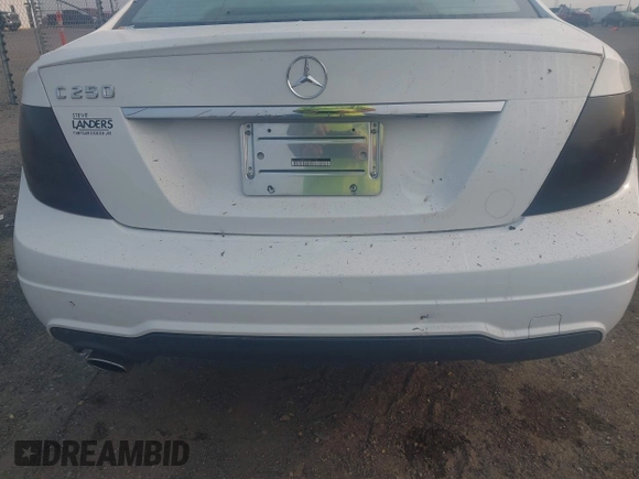 2014 Mercedes-Benz C 250 с VIN WDDGJ4HB5EG210168, выставлен на аукционе IAAI как лот 42379990 с пробегом 139 270 миль миль и . История ставок и продаж доступна на DreamBid. Изображение 12.