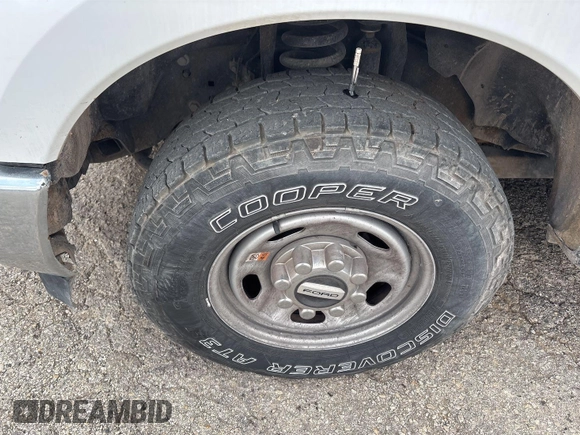 2017 Ford F-250 XL with VIN 1FT7W2A61HEC03778, listed as a IAAI auction lot 42783433 with 221,117 mi miles and . Bid and sale history available at DreamBid. Image 37.