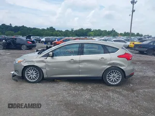 2015 Ford Focus Titanium с VIN 1FADP3N2XFL367753, выставлен на аукционе IAAI как лот 42695722 с пробегом 26 565 миль миль и . История ставок и продаж доступна на DreamBid. Изображение 14.