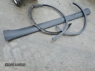 2023 Tesla Model Y Long Range z VIN 7SAYGDEE7PA102174, wystawiony jako Copart lot #49904435 z przebiegiem 144 702 mil mil oraz Szkoda całkowita • Salvage title. Historia ofert i sprzedaży dostępna na DreamBid. Obrazek 13.