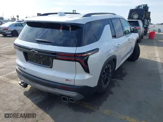 2024 Chevrolet Traverse AWD Z71 with VIN 1GNEVJKS6RJ189232, listed as a IAAI auction lot 41472682 with 2,870 mi miles. Bid and sale history available at carsss.com. Image 4.