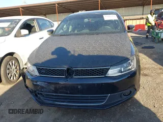 2013 Volkswagen Jetta SE z VIN 3VWDP7AJ4DM354519, wystawiony jako IAAI lot #42001917 z przebiegiem 130 851 mil mil oraz . Historia ofert i sprzedaży dostępna na DreamBid. Obrazek 12.