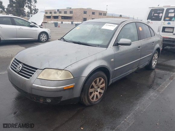 2002 Volkswagen Passat GLS with VIN WVWPD63B22P290089, listed as a IAAI auction lot 41460913 with 1 mi miles. Bid and sale history available at carsss.com. Image 2.