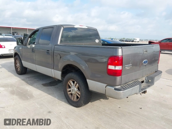 2005 Ford F-150 XLT z VIN 1FTRW12W55KF12801, wystawiony jako IAAI lot #42071518 z przebiegiem 462 561 mil mil oraz . Historia ofert i sprzedaży dostępna na DreamBid. Obrazek 3.