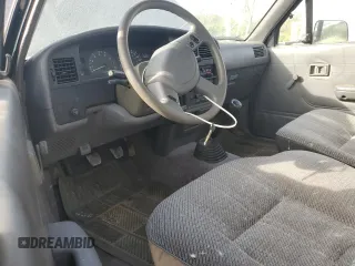 1994 Toyota Pickup z VIN 4TARN93P1RZ213243, wystawiony jako Copart lot #54068005 z przebiegiem 220 450 mil mil oraz Czysty tytuł • Clean title. Historia ofert i sprzedaży dostępna na DreamBid. Obrazek 8.
