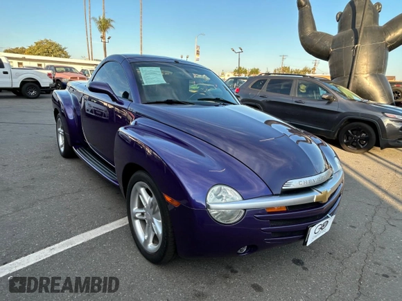 2004 Chevrolet SSR LS z VIN 1GCES14PX4B112618, wystawiony jako Copart lot #86660944 z przebiegiem 115 902 mil mil oraz Czysty tytuł • Clean title. Historia ofert i sprzedaży dostępna na DreamBid. Obrazek 1.