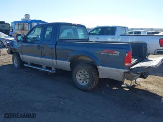 2004 Ford Super Duty F-250 XL with VIN 1FTNX21L34EB63367, listed as a IAAI auction lot 41395910 with 175,223 mi miles. Bid and sale history available at carsss.com. Image 3.