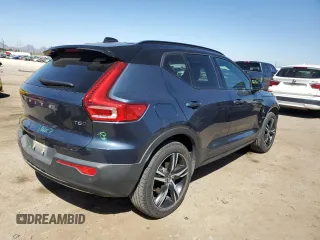 2022 Volvo XC40 R-Design with VIN YV4162UM5N2695970, listed as a Copart auction lot 50419705 with 25,664 mi miles and Salvage title. Bid and sale history available at DreamBid. Image 3.