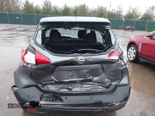 2020 Nissan Kicks SR with VIN 3N1CP5DV0LL575186, listed as a IAAI auction lot 41188294 with 110,064 mi miles. Bid and sale history available at carsss.com. Image 6.