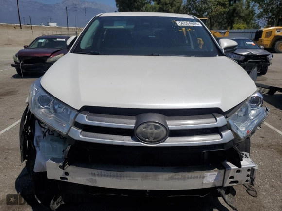 2018 Toyota Highlander LE with VIN 5TDZZRFH0JS287157, listed as a Copart auction lot 64068185 with 71,005 mi miles and Clean title. Bid and sale history available at DreamBid. Image 5.