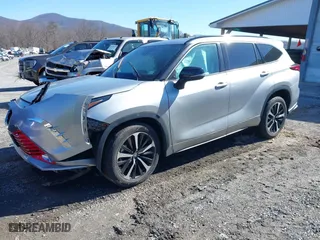 2021 Toyota Highlander XSE with VIN 5TDLZRBH8MS108802, listed as a IAAI auction lot 41645065 with 81,337 mi miles. Bid and sale history available at carsss.com. Image 18.