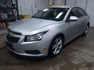 2014 Chevrolet Cruze 2LT z VIN 1G1PE5SB4E7393620, wystawiony jako IAAI lot #42056437 z przebiegiem 173 687 mil mil oraz . Historia ofert i sprzedaży dostępna na DreamBid. Obrazek 19.