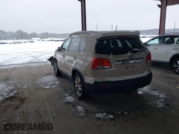 2011 Kia Sorento EX with VIN 5XYKU4A29BG040661, listed as a IAAI auction lot 41542762 with 185,108 mi miles. Bid and sale history available at carsss.com. Image 3.