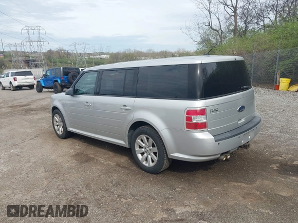 2009 Ford Flex SE with VIN 2FMDK51C09BA16935, listed as a IAAI auction lot 41966261 with 205,987 mi miles. Bid and sale history available at carsss.com. Image 3.