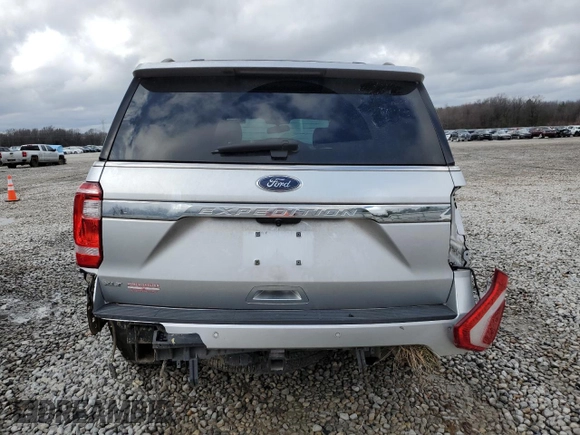 2018 Ford Expedition XLT with VIN 1FMJU1HT6JEA17396, listed as a Copart auction lot 86210324 with 70,990 mi miles and Salvage Title. Bid and sale history available at carsss.com. Image 6.