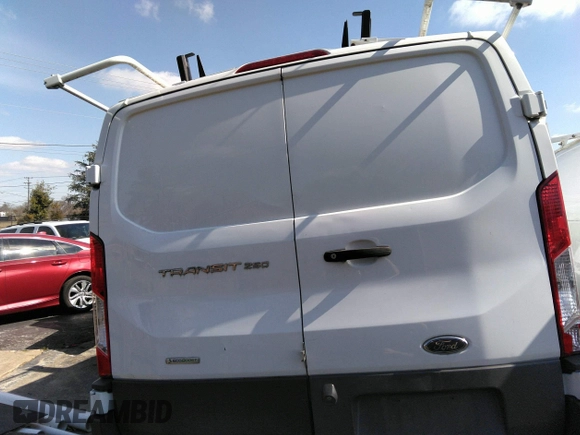 2019 Ford Transit z VIN 1FTYR1YG2KKA31662, wystawiony jako IAAI lot #41743905 z przebiegiem 150 698 mil mil oraz . Historia ofert i sprzedaży dostępna na DreamBid. Obrazek 17.