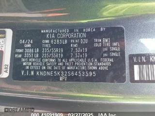 2025 Kia Carnival SX Prestige with VIN KNDNE5K32S6453595, listed as a IAAI auction lot 41691909 with 6,376 mi miles. Bid and sale history available at carsss.com. Image 9.