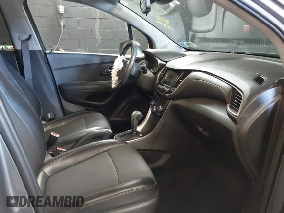 2020 Chevrolet Trax LT with VIN 3GNCJPSB7LL189181, listed as a IAAI auction lot 41661652 with 67,519 mi miles. Bid and sale history available at carsss.com. Image 5.