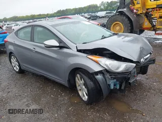2013 Hyundai Elantra GLS z VIN KMHDH4AE1DU646038, wystawiony jako IAAI lot #42274868 z przebiegiem 81 253 mil mil oraz . Historia ofert i sprzedaży dostępna na DreamBid. Obrazek 1.