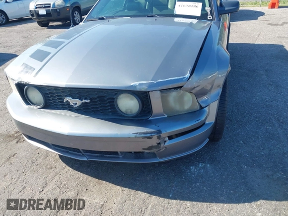 2006 Ford Mustang Standard with VIN 1ZVFT80N565132949, listed as a IAAI auction lot 41678186 with Not Provided miles. Bid and sale history available at carsss.com. Image 6.