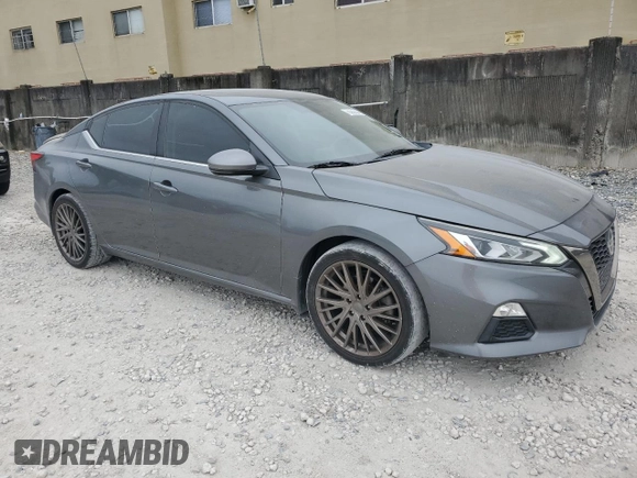 2019 Nissan Altima SR with VIN 1N4AL4CV8KC239152, listed as a Copart auction lot 76362054 with 98,575 mi miles and Non Repairable. Bid and sale history available at carsss.com. Image 4.